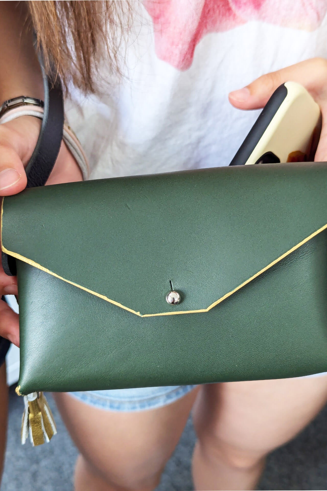 3 HOURS LEATHER BAG WITH TUSSEL WORKSHOP